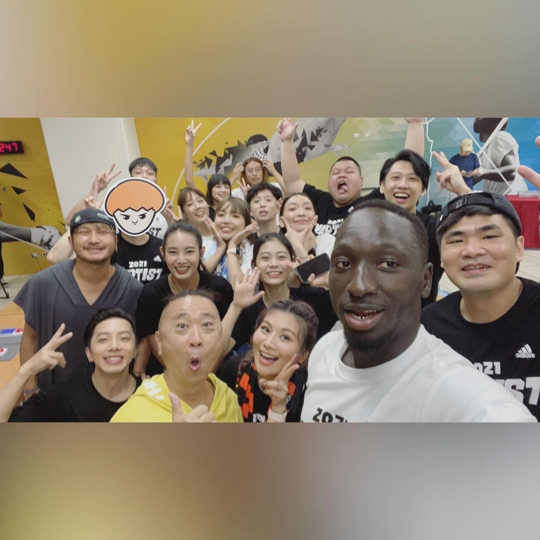「木曜運動會」坤達腿傷跑12秒!首遇洋將成勁敵 戰局陷入膠著:變五五波