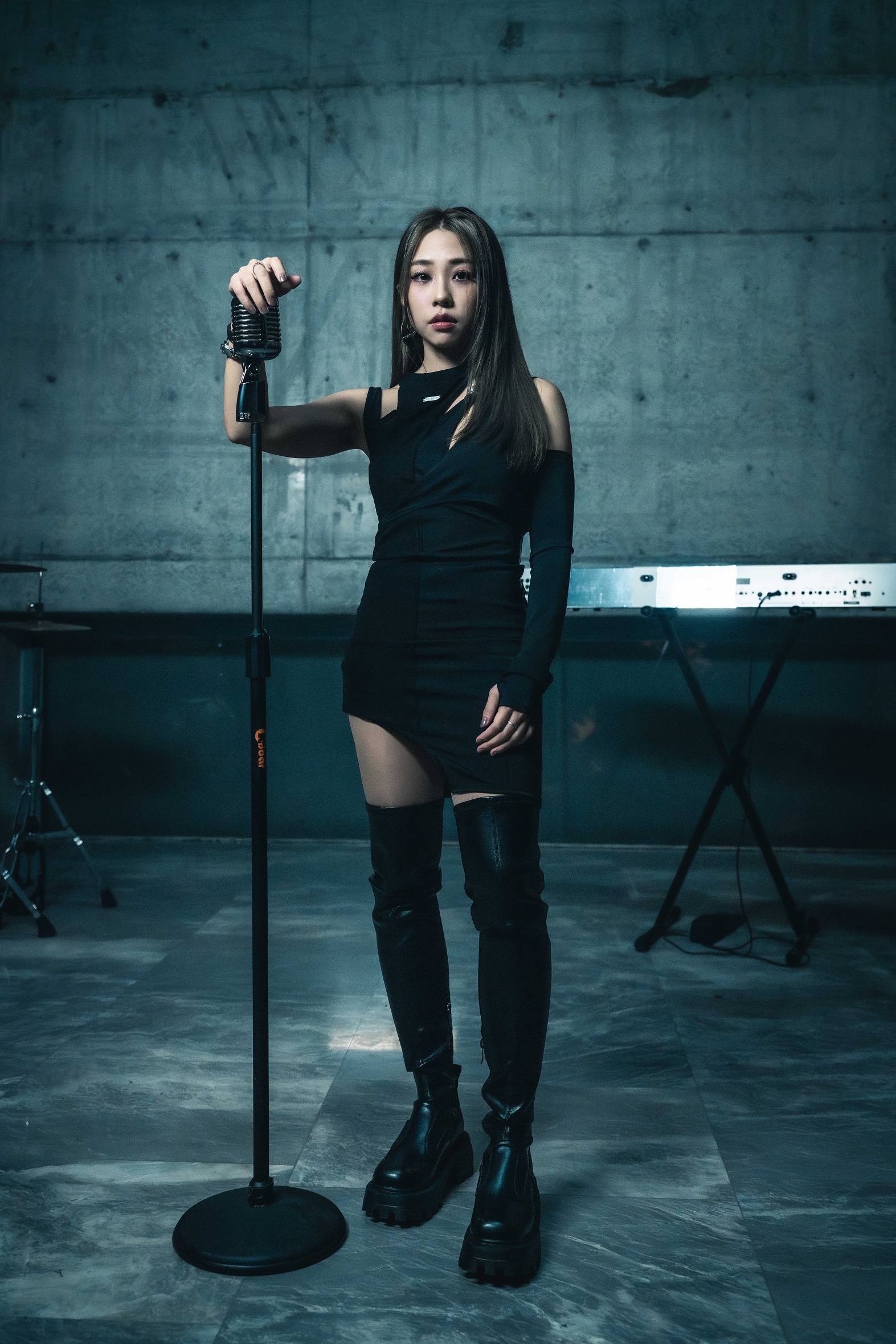 艾薇生日首播自創曲〈不愛就不愛〉MV 喜迎出道4年!化身搖滾女神 唱出成長的體悟