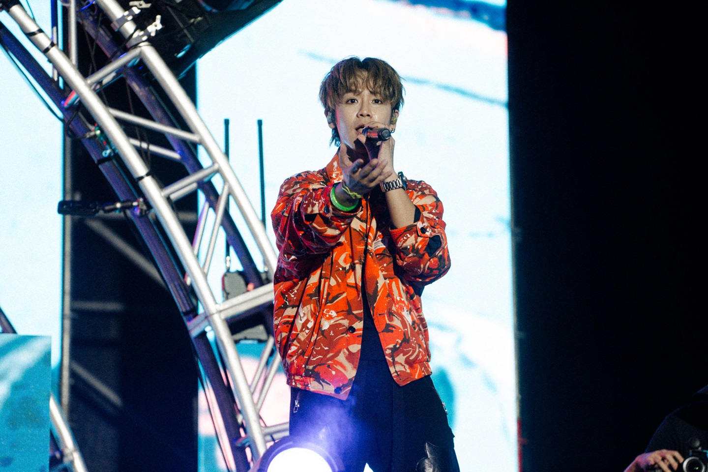 「全方位唱作歌手」鼓鼓呂思緯 重拾DJ身份壓軸登上「2024 台東電音派對」嗨翻台東公園