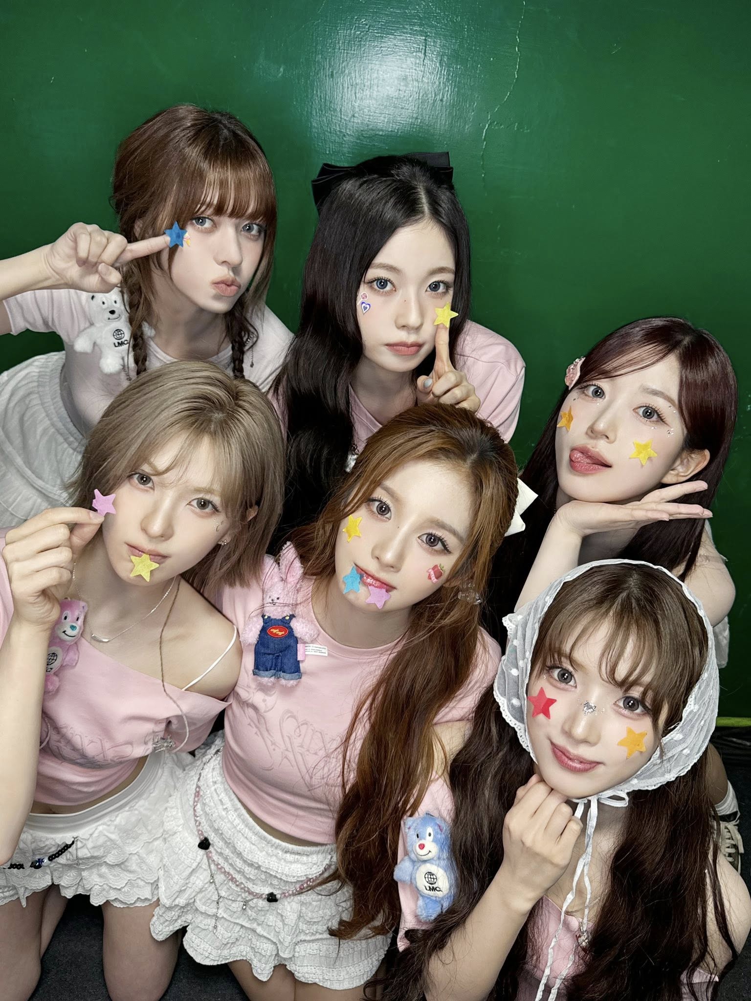 最火熱的K-POP女團NMIXX,成為首位在台北大巨蛋開球的韓國女團!