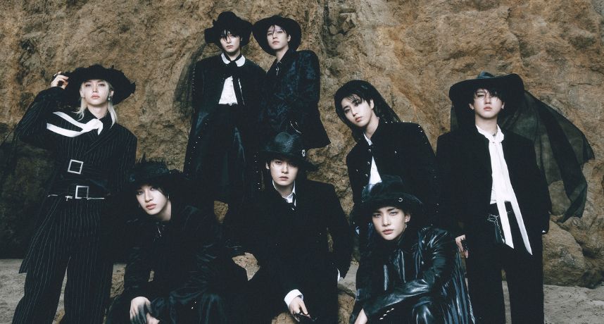 Stray Kids 新專輯初動突破220萬！雙百萬銷量強勢攻佔榜單〈DIVINE〉神仙系MV掀全球熱潮