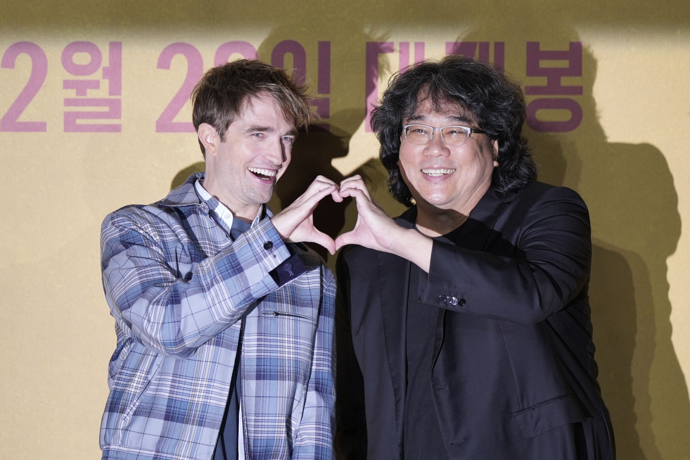 《Running Man》與羅伯·派汀森相遇預告曝光!穿著乞丐裝與頂流見面超爆笑