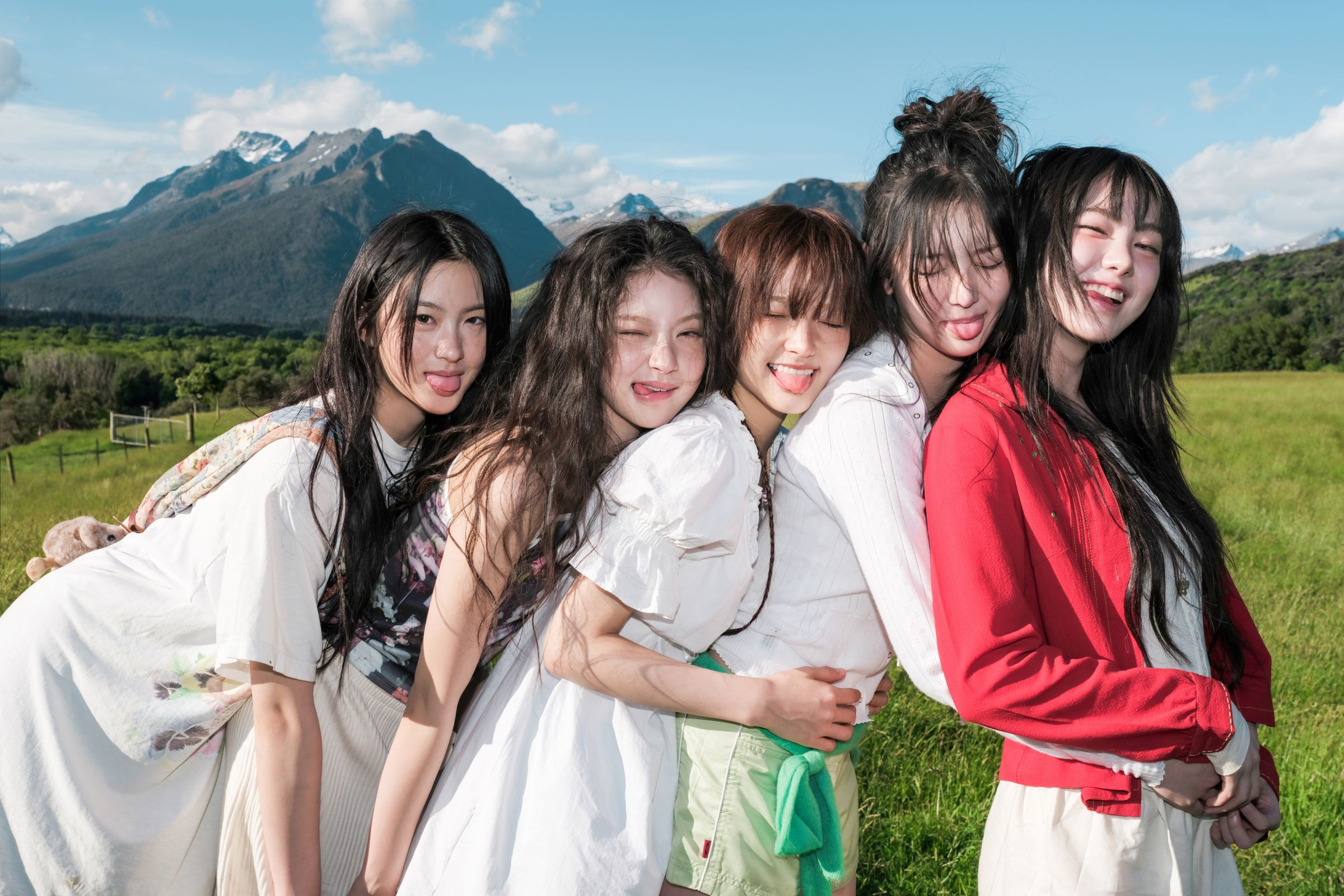 IVE 師妹 Z 世代女團 KiiiKiii 宣布韓國 showcase 啟動!五妞密謀想來台大啖鳳梨酥、奶茶