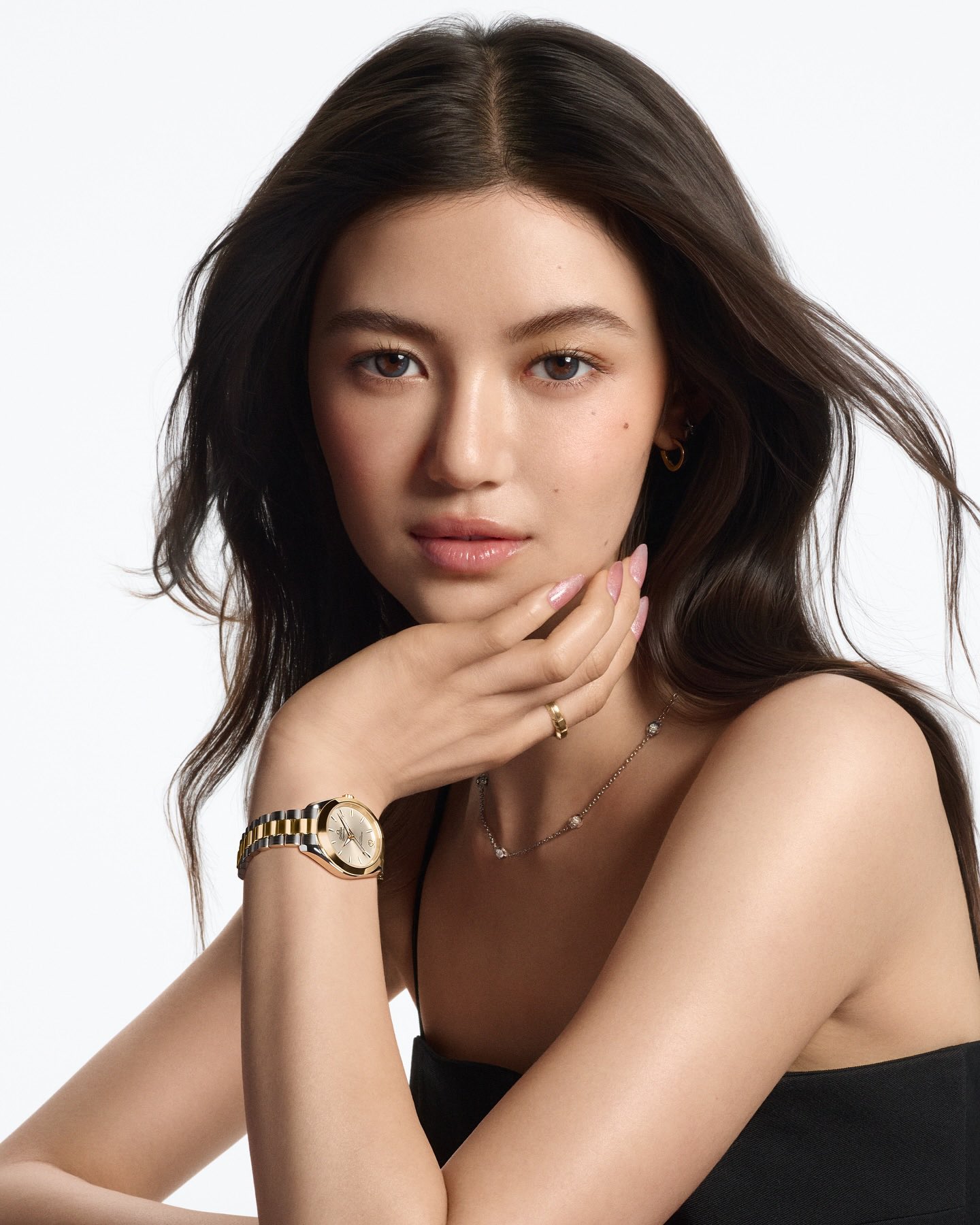 才喊要獨立!NewJeans Danielle抗告遭駁後隔天與ADOR同框現身 網酸爆:「不是說要革命?」