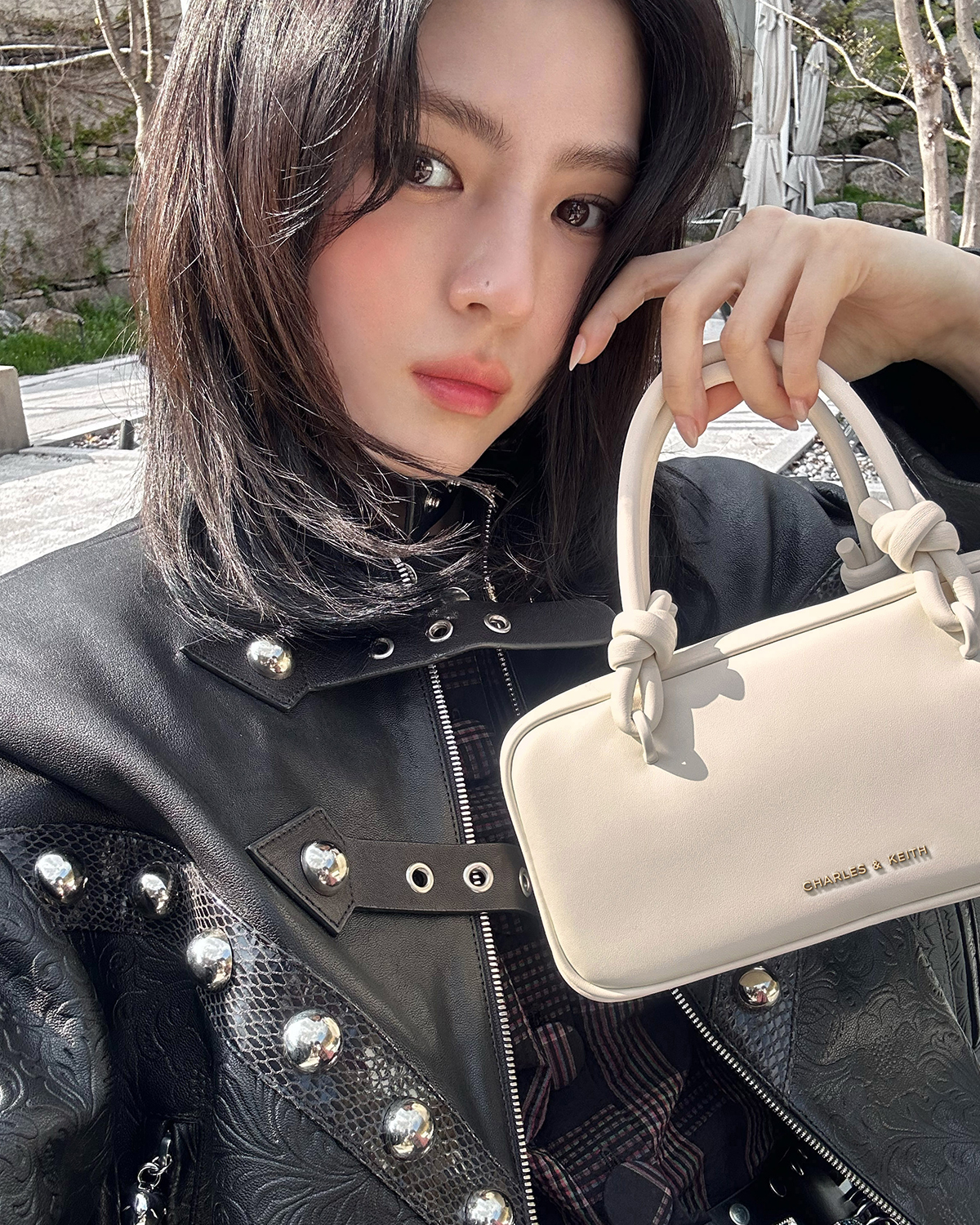 韓韶禧以俐落短髮造型亮相!攜手 CHARLES & KEITH 展現今夏甜酷魅力