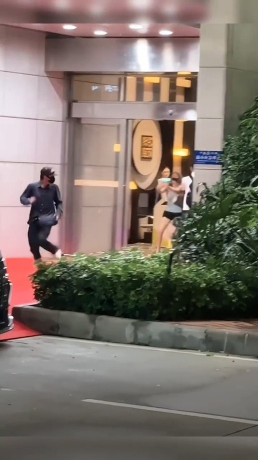 《長相思》檀健次機場遭私生圍堵!狂奔逃上保姆車後反轉畫面粉絲全哭:這才是真寵粉!