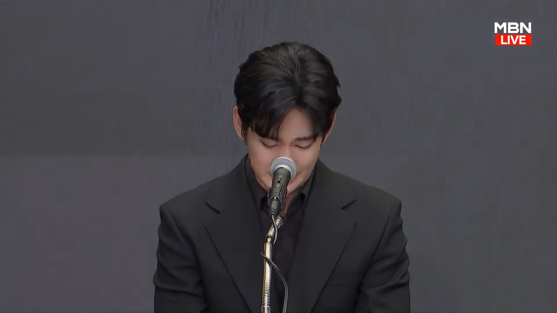 金秀賢記者會不只雪莉親哥開酸他「自稱明星」！現場韓媒也傻眼：「原來是反擊聲明會」