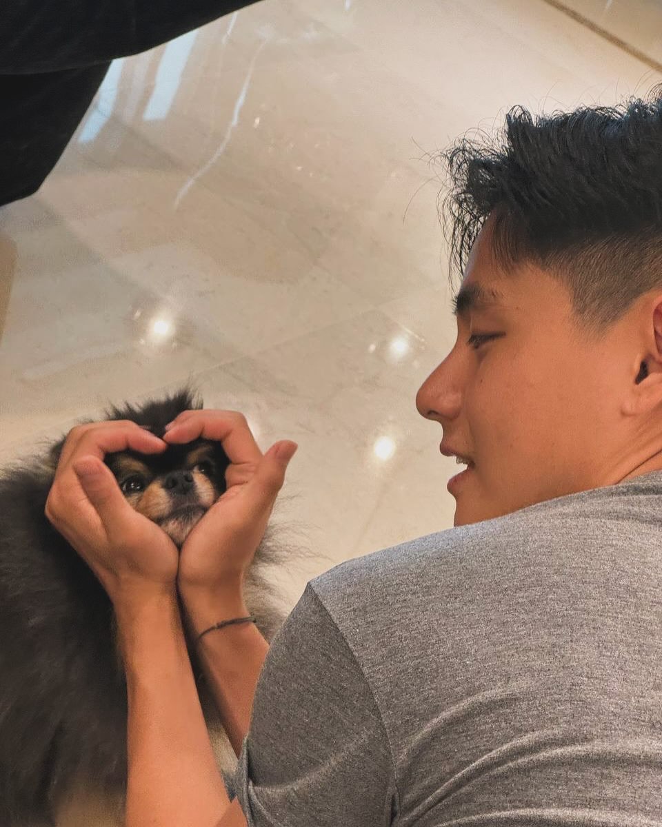 BTS V 突發長文：「煤炭去小狗星球展開漫長的旅行」曬珍藏畫面憶愛犬