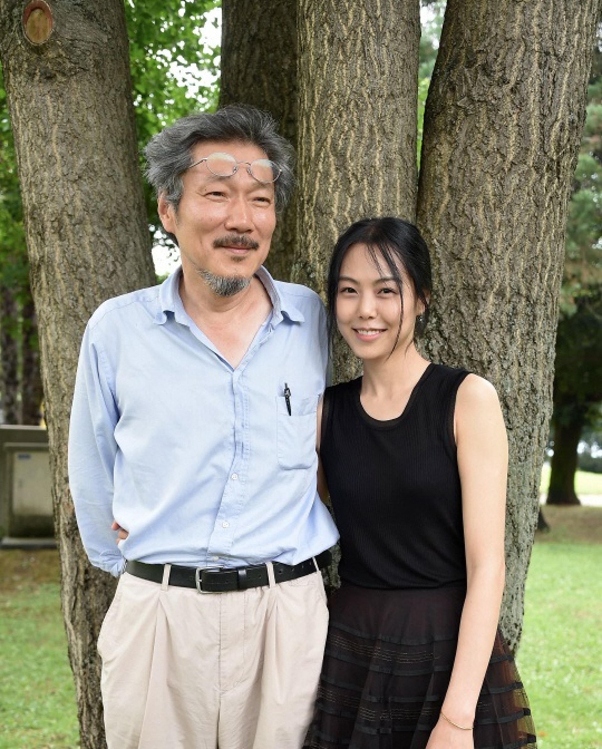 韓大咖影后不倫戀 9 年「懷孕了」!大 22 歲導演陪產檢、重考駕照引關注
