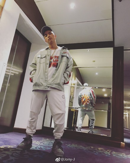 6863aaa6gy1fiu26fsgq3j22c02x0hdt