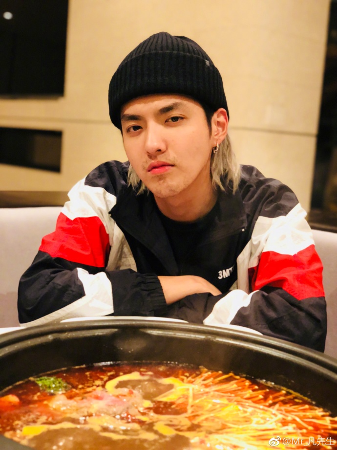 d60fbcc9gy1foh7or571fj22c0340u0x