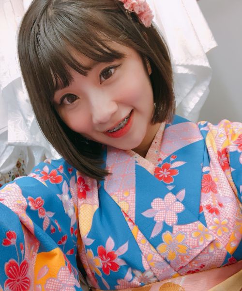 反骨甜心大方公開成網紅前職業!母胎美人「焦凡凡」五年前長髮飄逸脫俗萌樣出土