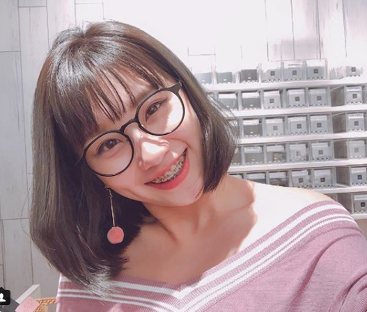 反骨甜心大方公開成網紅前職業！母胎美人「焦凡凡」五年前長髮飄逸脫俗萌樣出土