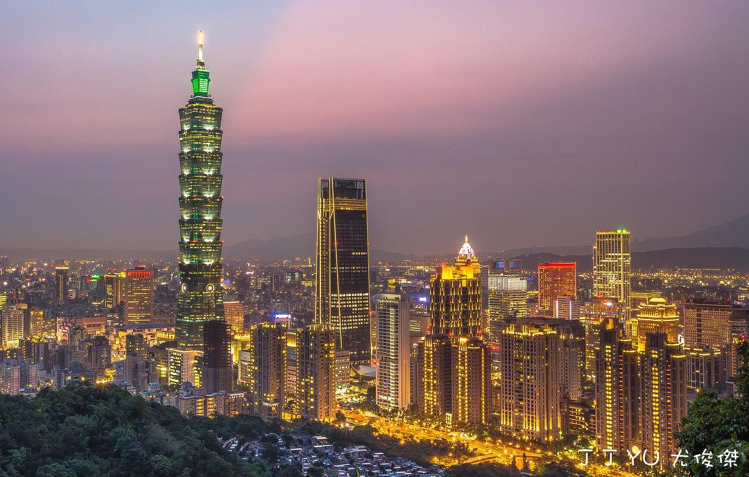 低頭就有一閃一閃亮晶晶！全台熱門夜景景點大特搜　浪漫到被求婚也不意外