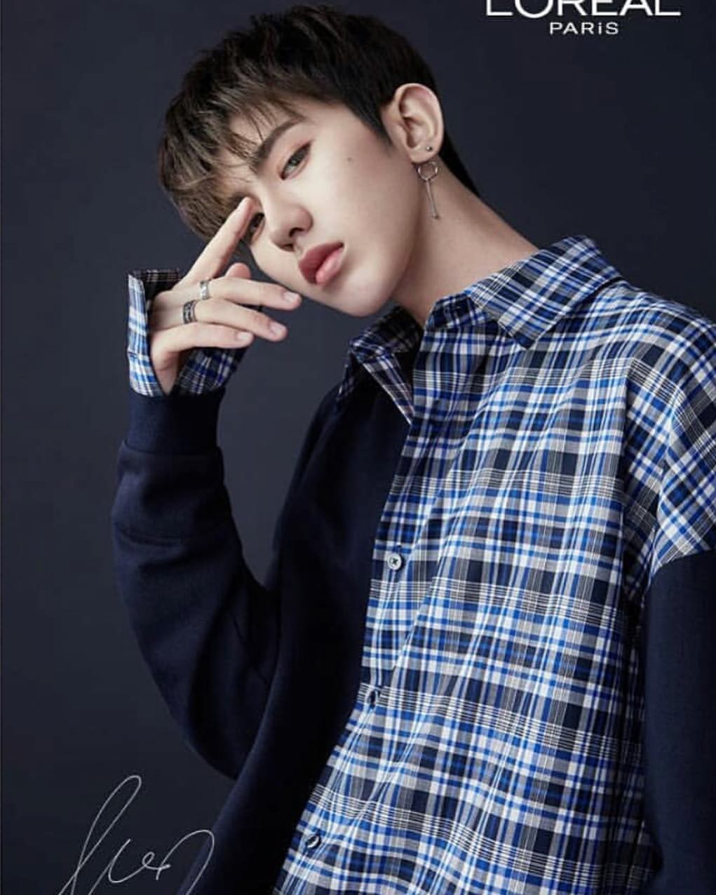  男友力再爆 ！《練習生》 男神「蔡徐坤」霸氣出手擋護「謝娜」，網揪心狂讚：忌妒使我醜陋！