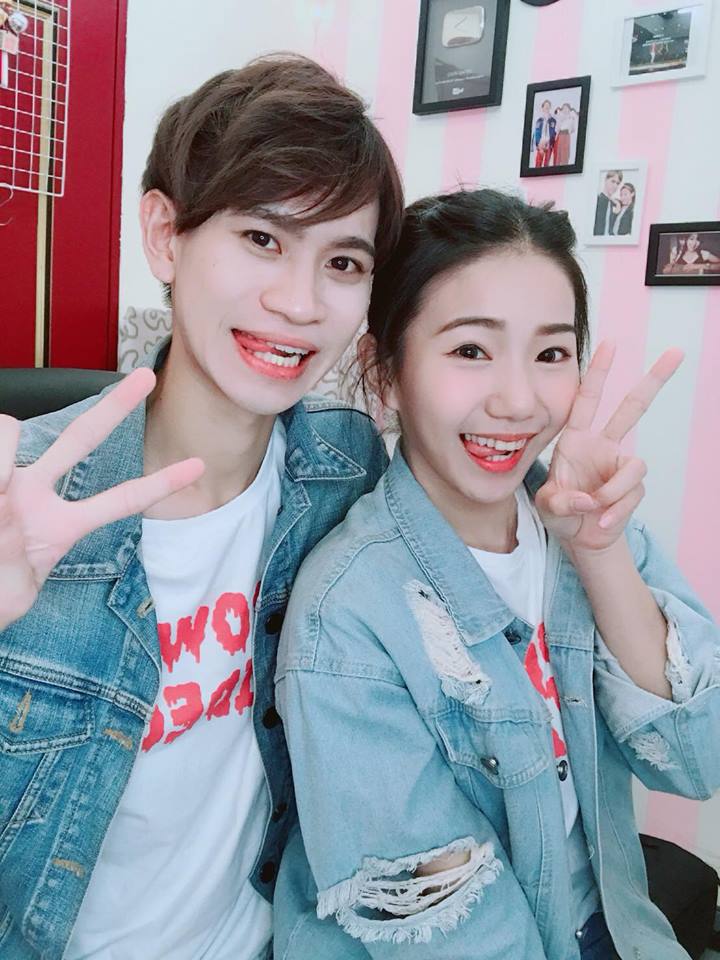 回歸初代黑、長、直中分女神造型!人氣女神「家寧」清純淡妝再掀討論:美到認不出