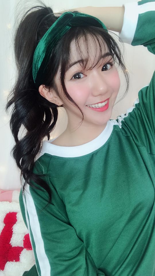 回歸初代黑、長、直中分女神造型!人氣女神「家寧」清純淡妝再掀討論:美到認不出