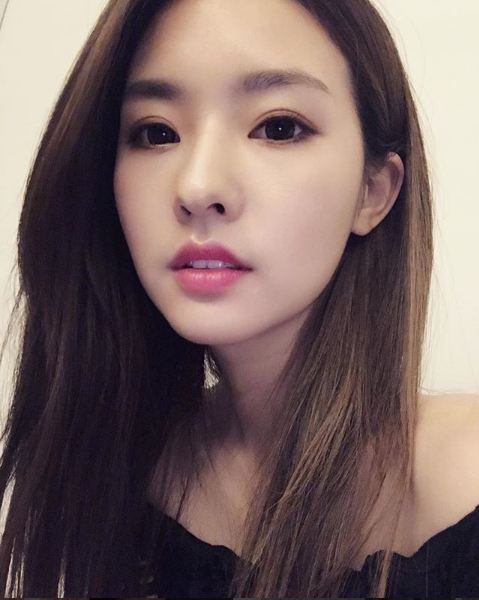 拍一張就被趕走!女星「陳語安」遭質疑「為拍美照」高速公路違規停車?火速出面澄清!