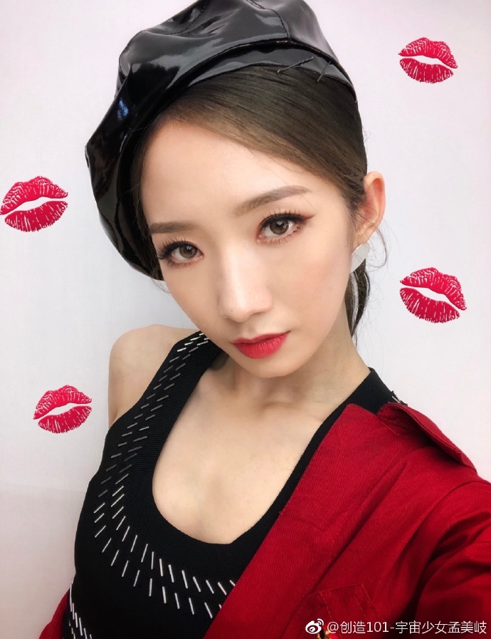 證實？！《火箭少女》人氣C位「孟美岐」初中同學出面爆料　見她確實「抽過菸」！