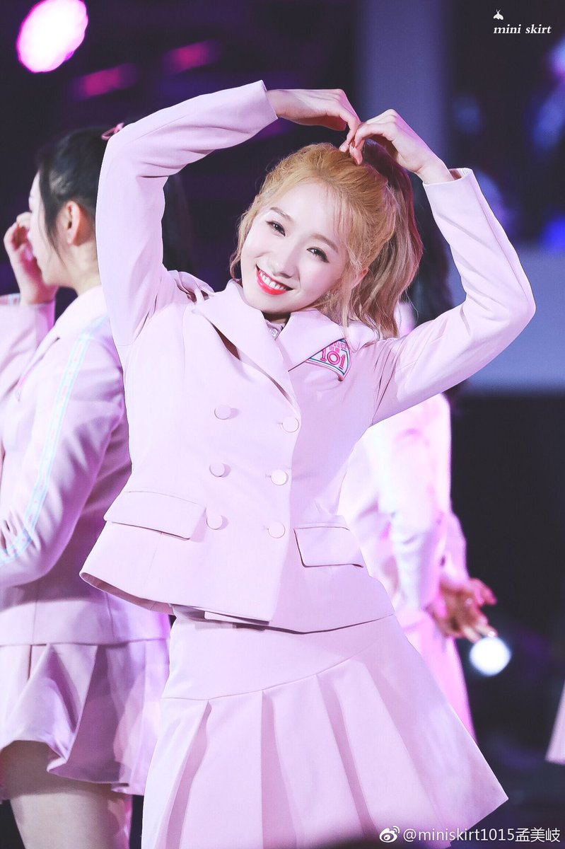 證實？！《火箭少女》人氣C位「孟美岐」初中同學出面爆料　見她確實「抽過菸」！