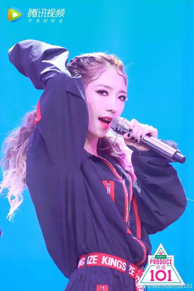 《火箭少女》人氣C位「孟美岐」表演熱情招呼 台下粉「不給臉」高喊:下去吧!