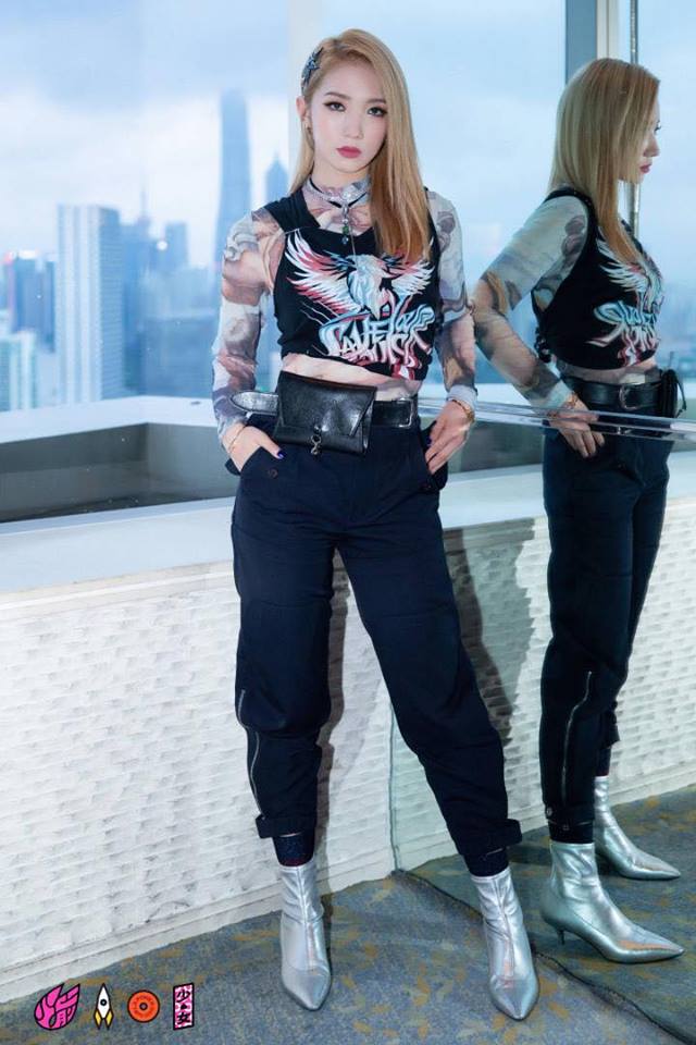 《火箭少女》人氣C位「孟美岐」表演熱情招呼 台下粉「不給臉」高喊:下去吧!