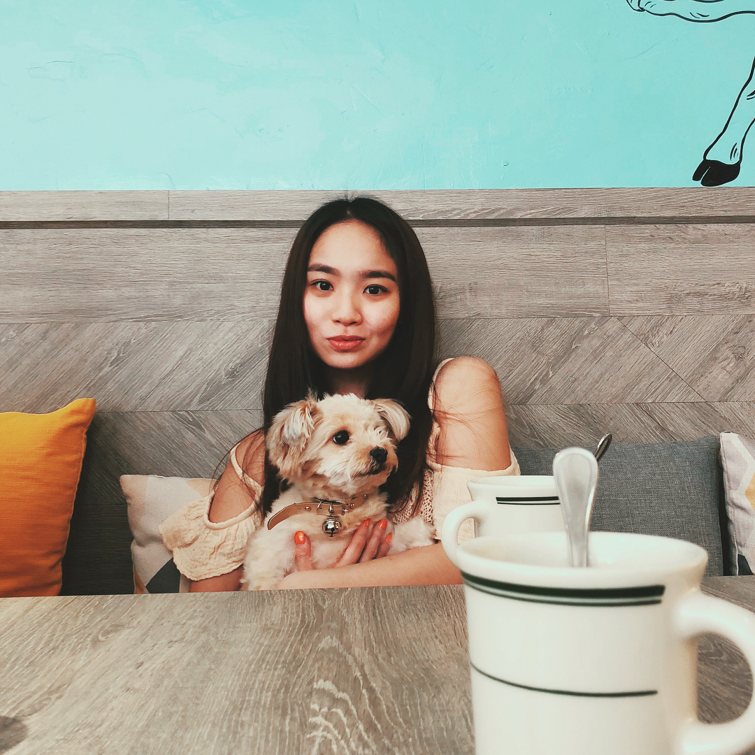 同模子刻出來的！「陳芳語」童年萌照、媽媽年輕舊照大放送　網驚：神基因 ！