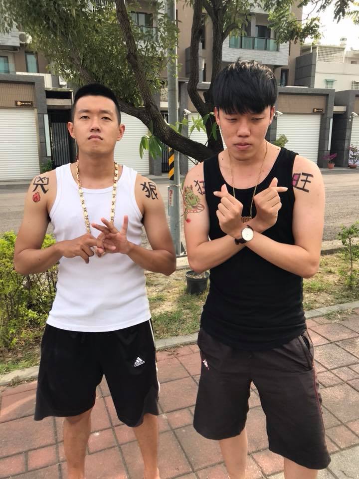 男人聚會都聊這些!網紅「牛排」暢聊「初體驗」向親姊致歉:第一次是在她房間