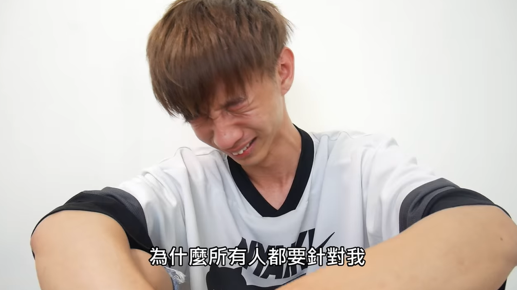 就只是想拍影片而已！「小玉」鏡頭前崩潰爆哭：為什麼每個人都要針對我？