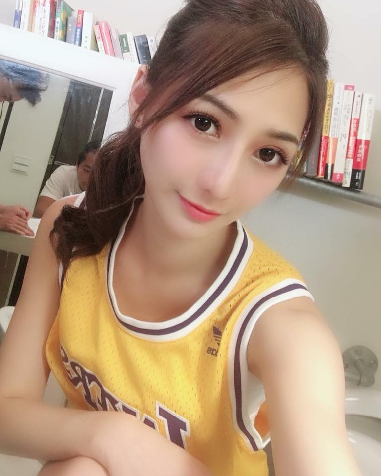脖子粗、長、爆青筋「保證大JJ」正妹辛辣教學爆討論：鼻子不是關鍵？