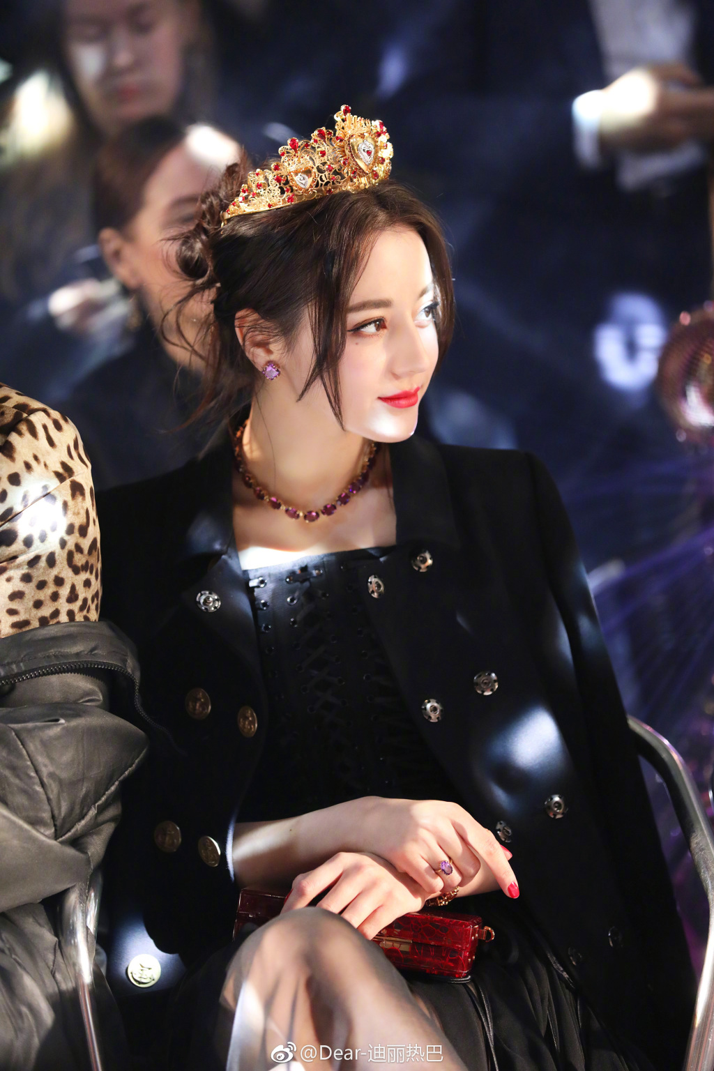 有圖有真相！神級女星「迪麗熱巴」小學照片遭瘋傳，打臉「整形」再爆討論！