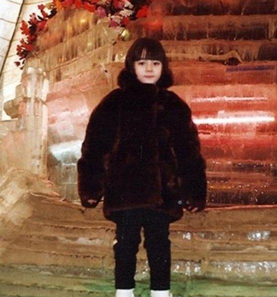 有圖有真相！神級女星「迪麗熱巴」小學照片遭瘋傳，打臉「整形」再爆討論！