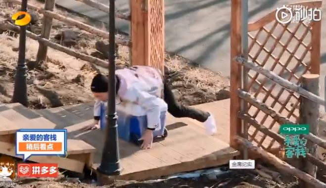 「程瀟」上節目「惹火自摸」！王鶴棣「本能反應」遭鏡頭捕捉！