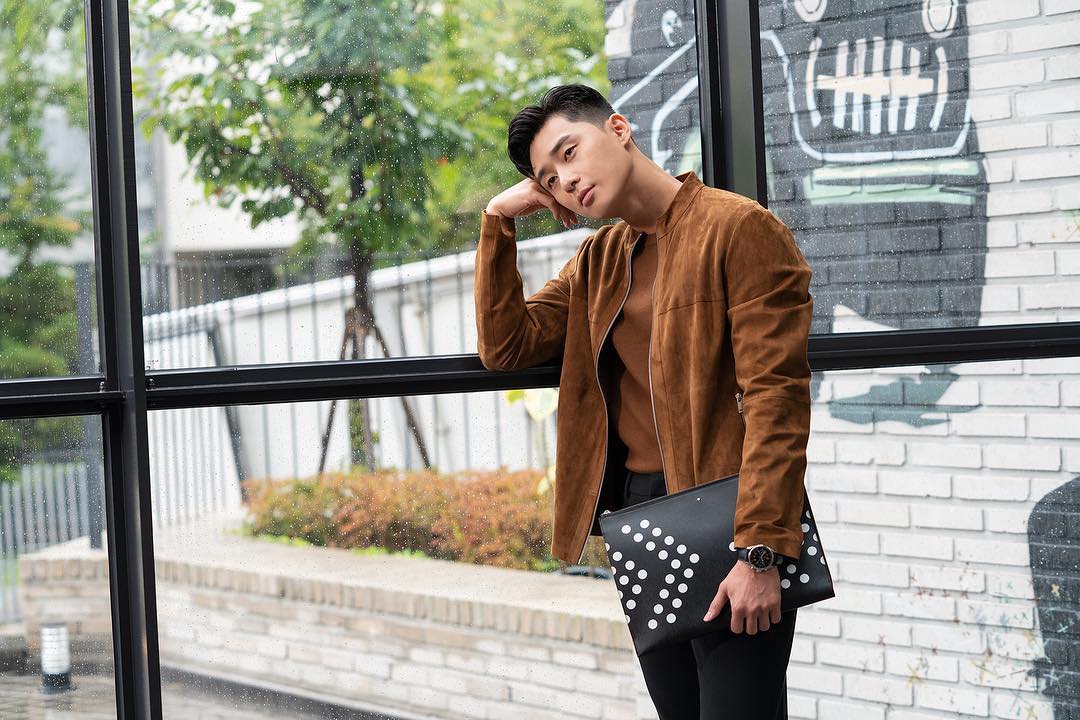 V「濕身泳照曝光」!「朴敘俊」海PO「男男湯」引粉尖叫!