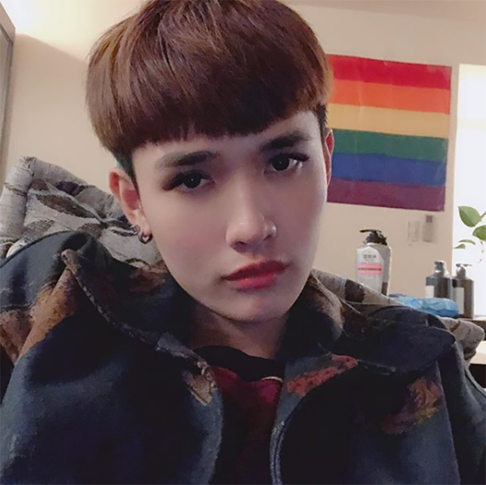 「媽媽過世」竟被媒體模糊焦點！「鍾明軒」坦言因此和爸爸失和：麻木到感覺不到痛