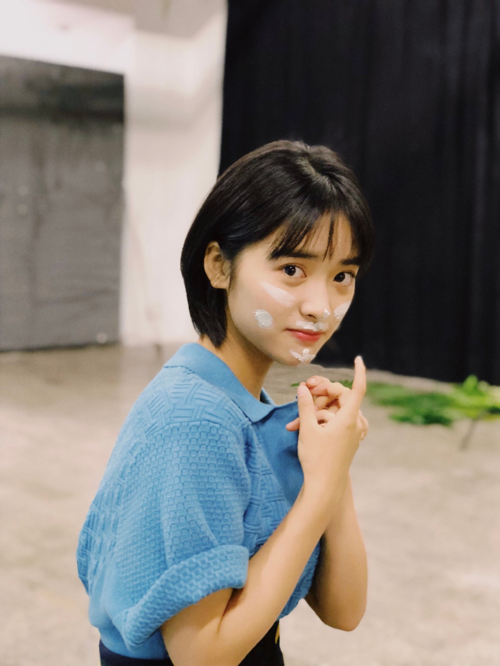 甜美女神「沈月」新髮型曝光!「頭身比例失衡」網驚呼:臉太大了吧...