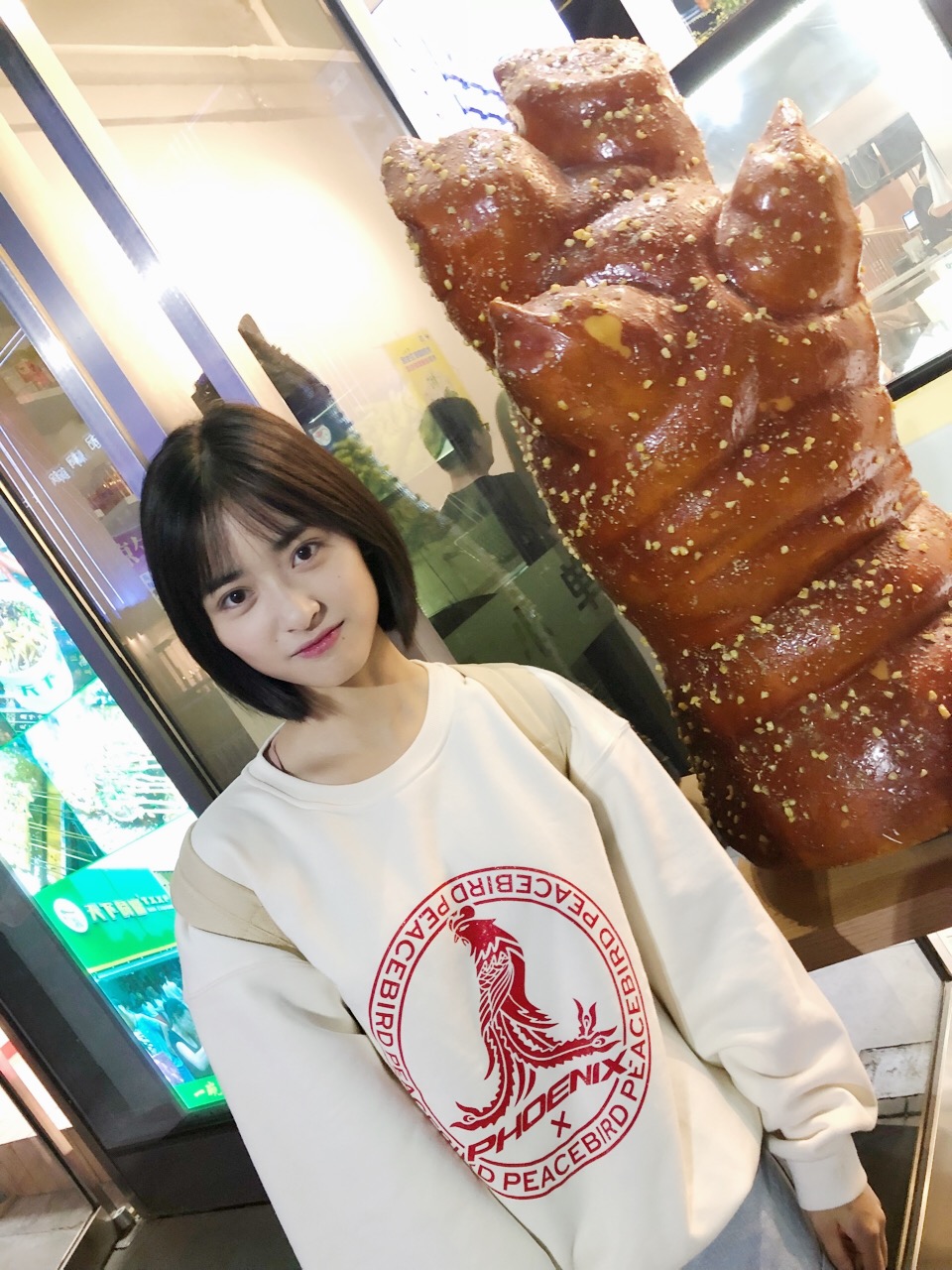 甜美女神「沈月」新髮型曝光!「頭身比例失衡」網驚呼:臉太大了吧...