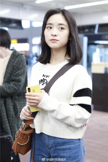 甜美女神「沈月」新髮型曝光!「頭身比例失衡」網驚呼:臉太大了吧...