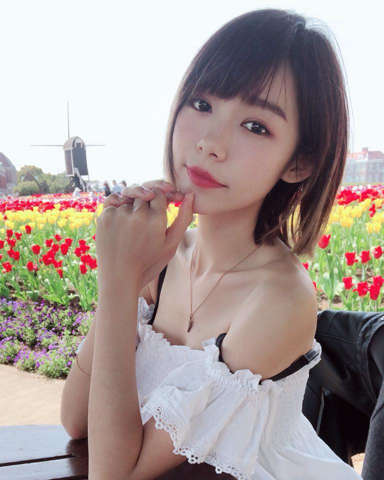 林明禎穿童裝「雪乳撐爆背心」！彎腰露「邪惡視角」…網友暴動：太犯規了！