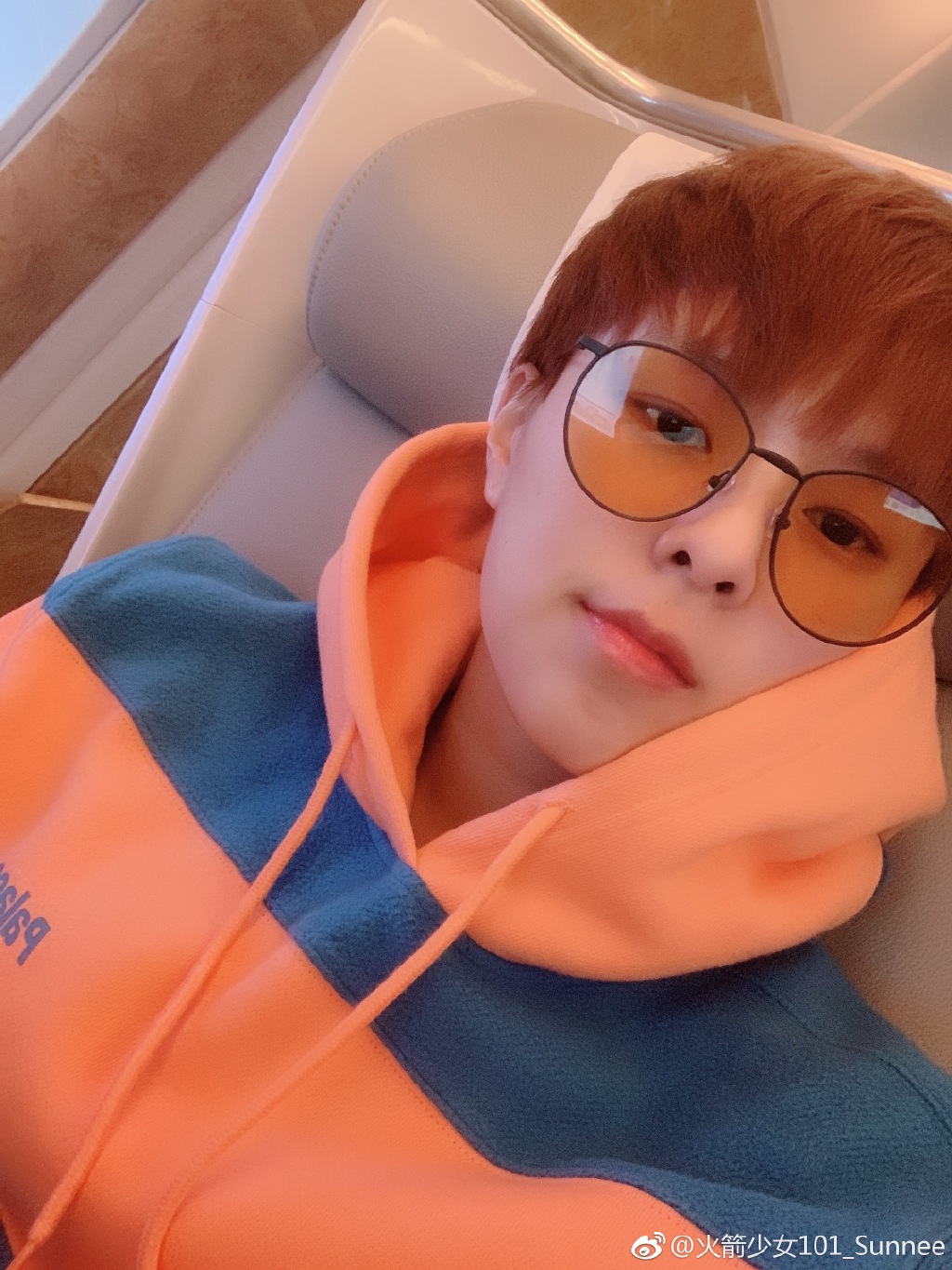 影 / Sunnee「性騷擾事件」後再掀爭議！暴力「甩開工作人員」　舞台上「大飆髒話」！