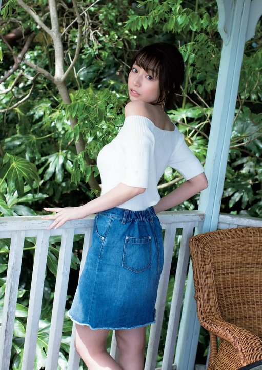正妹記者 沒穿內衣播新聞 爆紅 拍照脫了 原來藏g 正妹記者 沒穿內衣播新聞 爆紅 拍照脫了 原來藏g