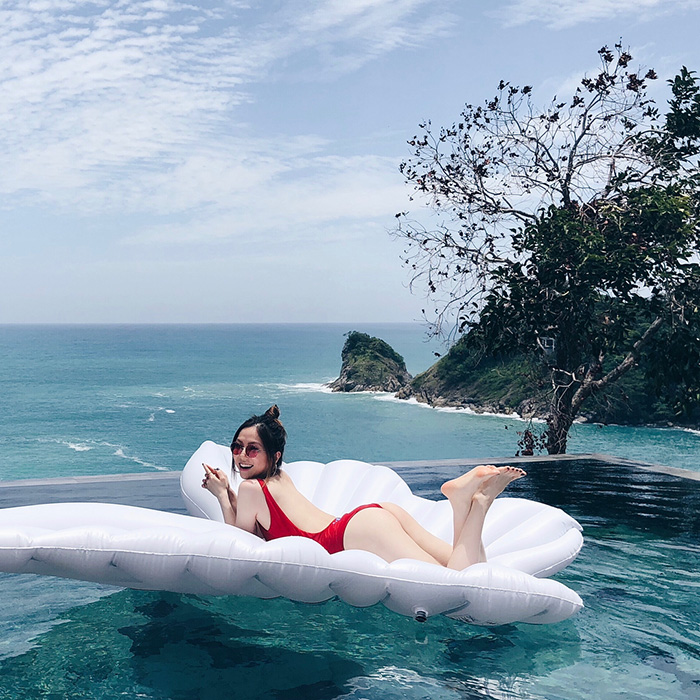 鄧紫棋「胸前挖深U」渾圓半球炸出！無P「真實身材」被出賣　網友全看傻！