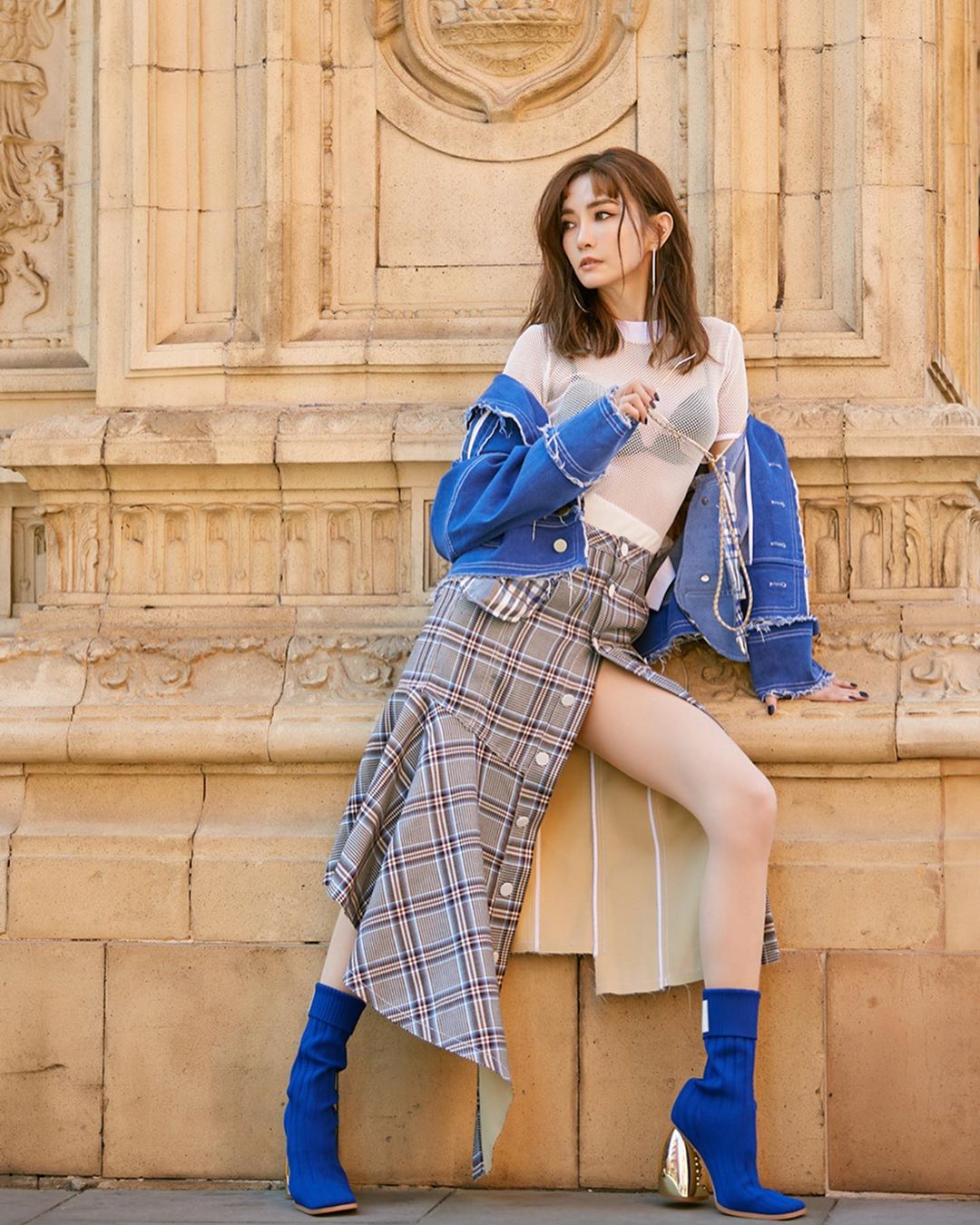 謝金燕透視裝「大秀黑Bra」！ 裙子開到腿根「險露三角洲」　霸氣槓酸民：怎樣才對得起你？