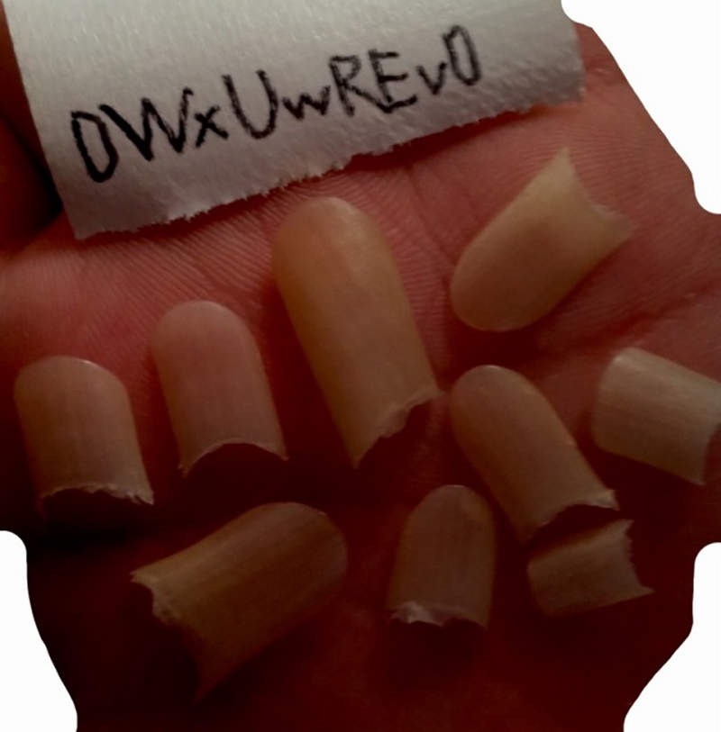 7年沒洗過澡!悶房全身冒黑垢 日男宣布「剪留2年指甲」 照片公開全網崩潰!