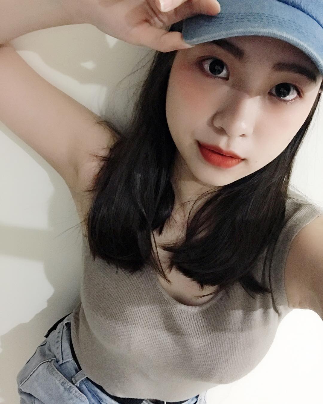 兒童台姐姐「身材超兇」!脫下澎澎裙「解放傲人隱乳」 私下打扮正翻天!