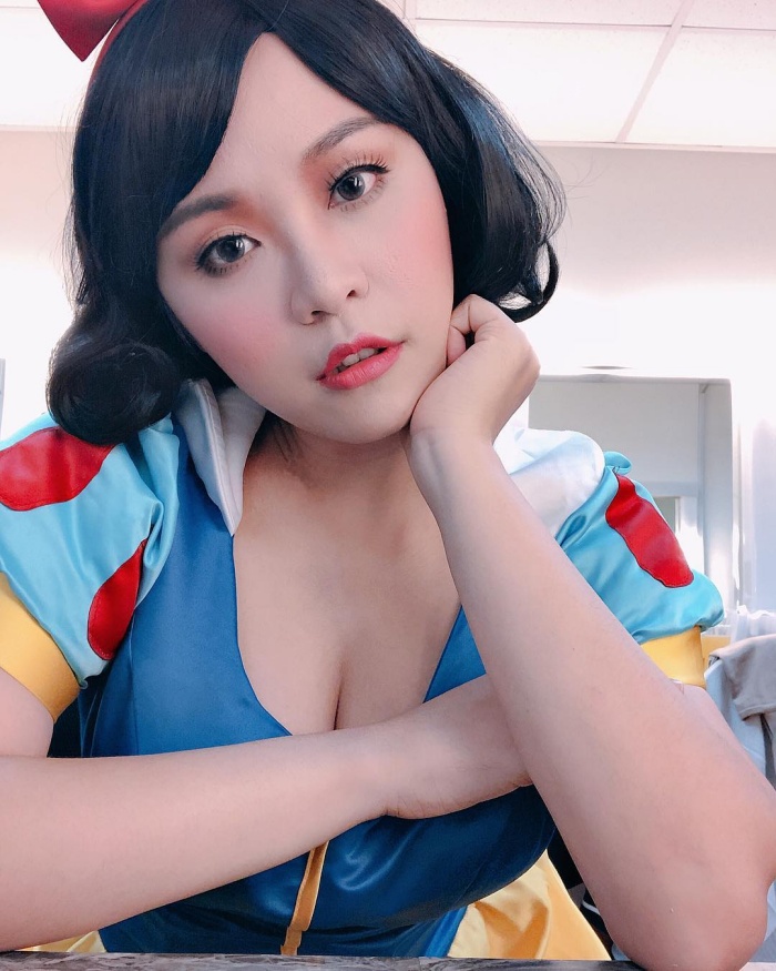 頂尖對決!「F級網紅」車頭燈緊緊相貼「超兇互尬」…網看傻眼:真峰相對