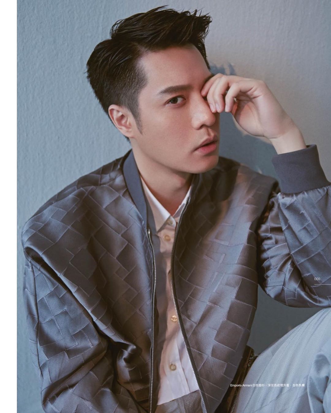 周湯豪舊照出土…「黑框眼鏡+刺蝟頭」青澀樣曝光　撞臉麻辣鮮師的「他」！