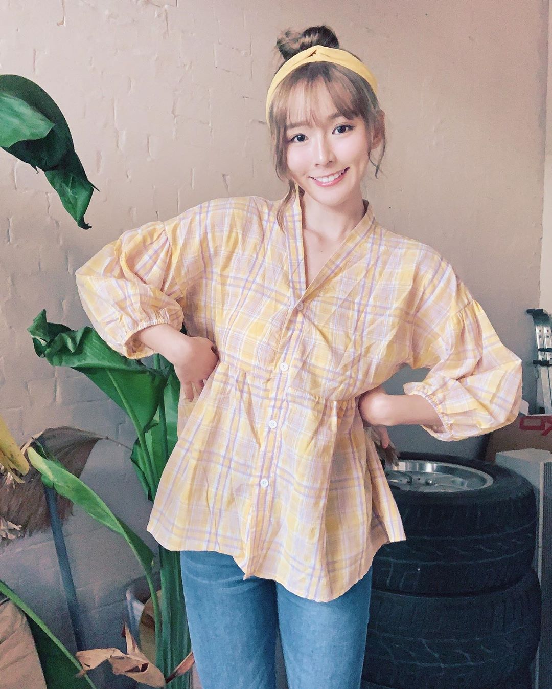 林莎「心機戰袍」登場！胸前透視「半球看光」　胸、腰、腿全露了！