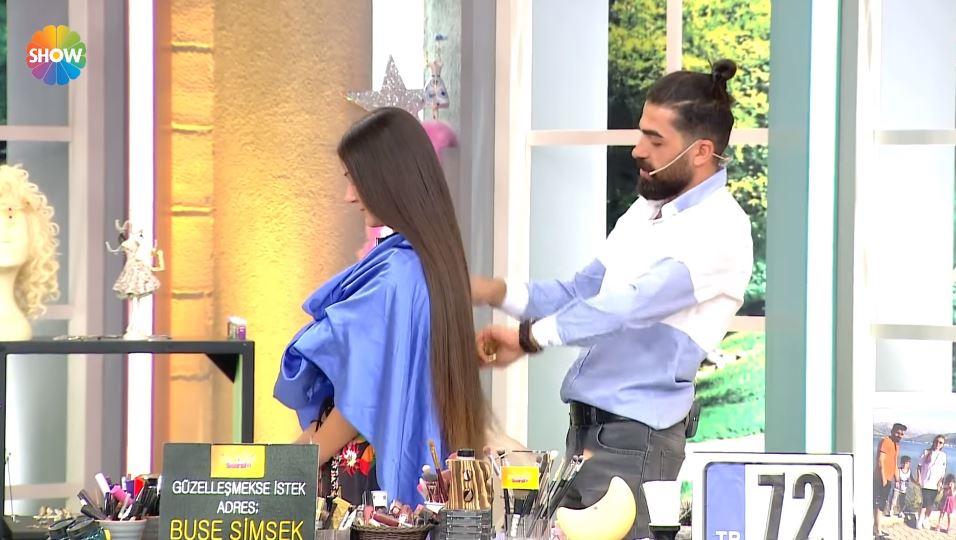 當場「剪掉30cm長髮」！正妹女模「節目失控崩潰」　氣到「當場癱軟昏厥」！