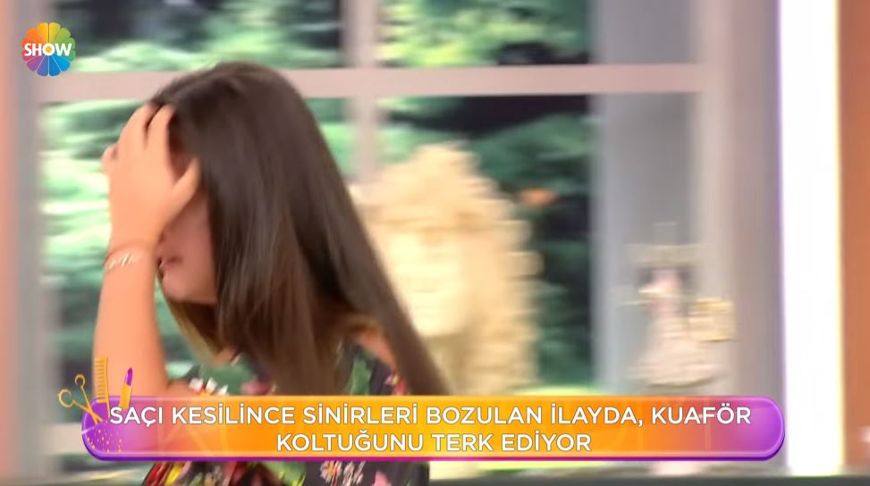 當場「剪掉30cm長髮」！正妹女模「節目失控崩潰」　氣到「當場癱軟昏厥」！